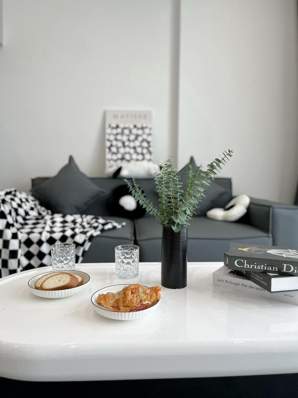 Bunnys Homes - Service Apartment Hanoi Bagian luar foto